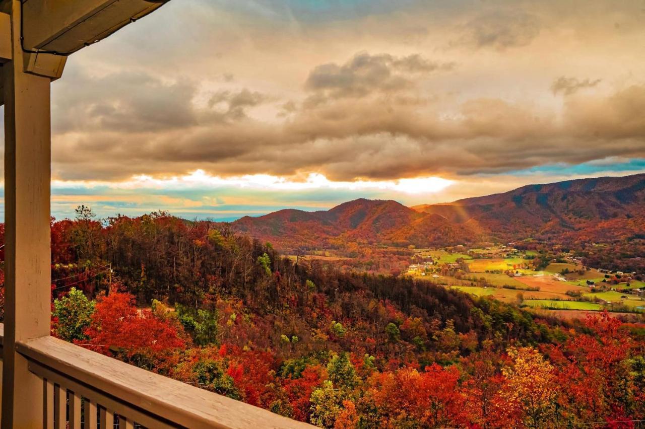 Tanasi Lodge - Reunions, Retreats, Weddings, Family Getaways Sevierville Esterno foto