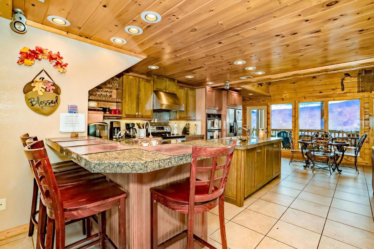 Tanasi Lodge - Reunions, Retreats, Weddings, Family Getaways Sevierville Esterno foto